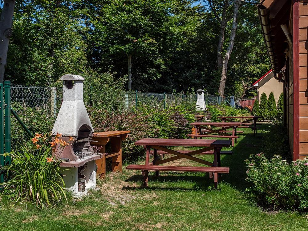 Hotel U Sylwi Domki Drewniane Trzęsacz Exteriér fotografie